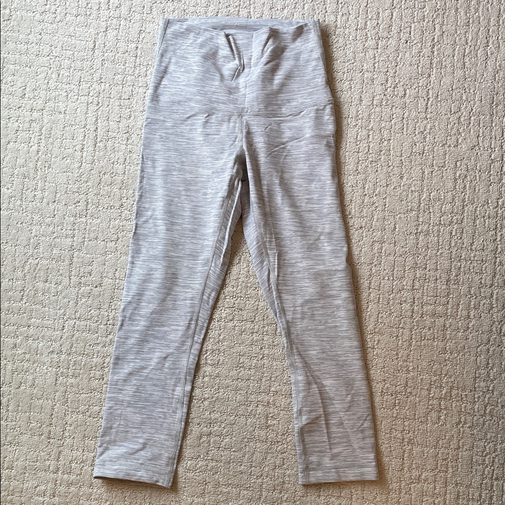 Gray Lululemon Wunder Under Leggings EUC Size 4